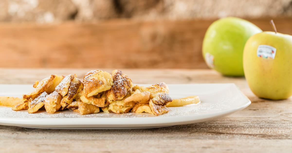 Apple-walnut pancake South Tyrol
