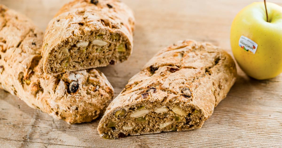 Apple-nut bread South Tyrol