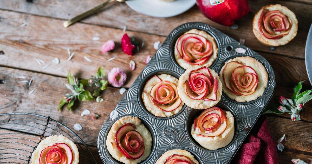 South Tyrolean apple rose muffins. Sheer poetry, and not just for the eyes.