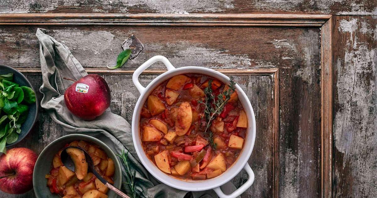 Apple and potato goulash | Vegetarian recipe