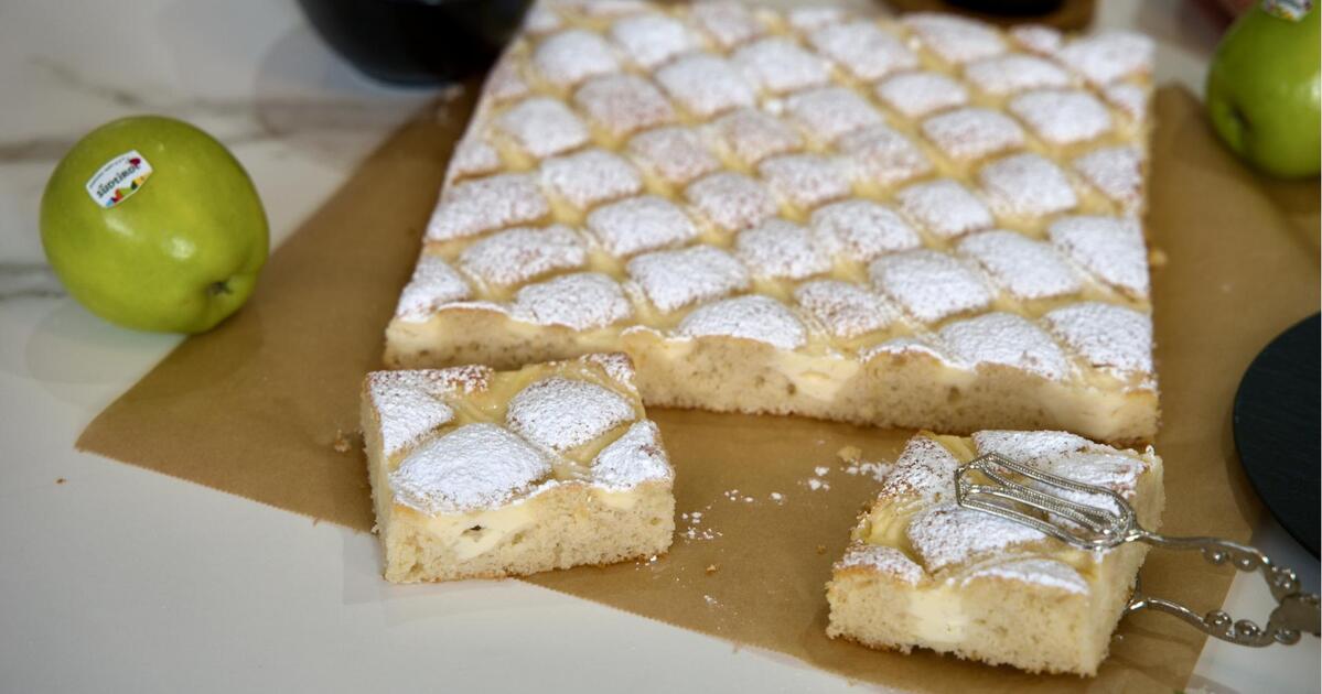 A fluffy apple cake with South Tyrolean PGI Granny Smith apples and cream cheese
